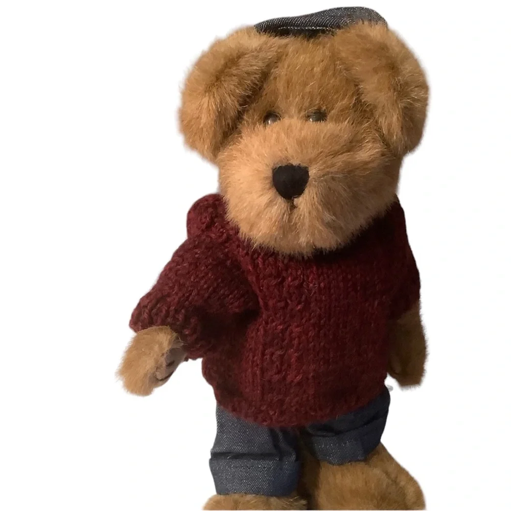 Boyds bears Leo Bruinski 10” denim pants cap , maroon sweater #65081 plush toy